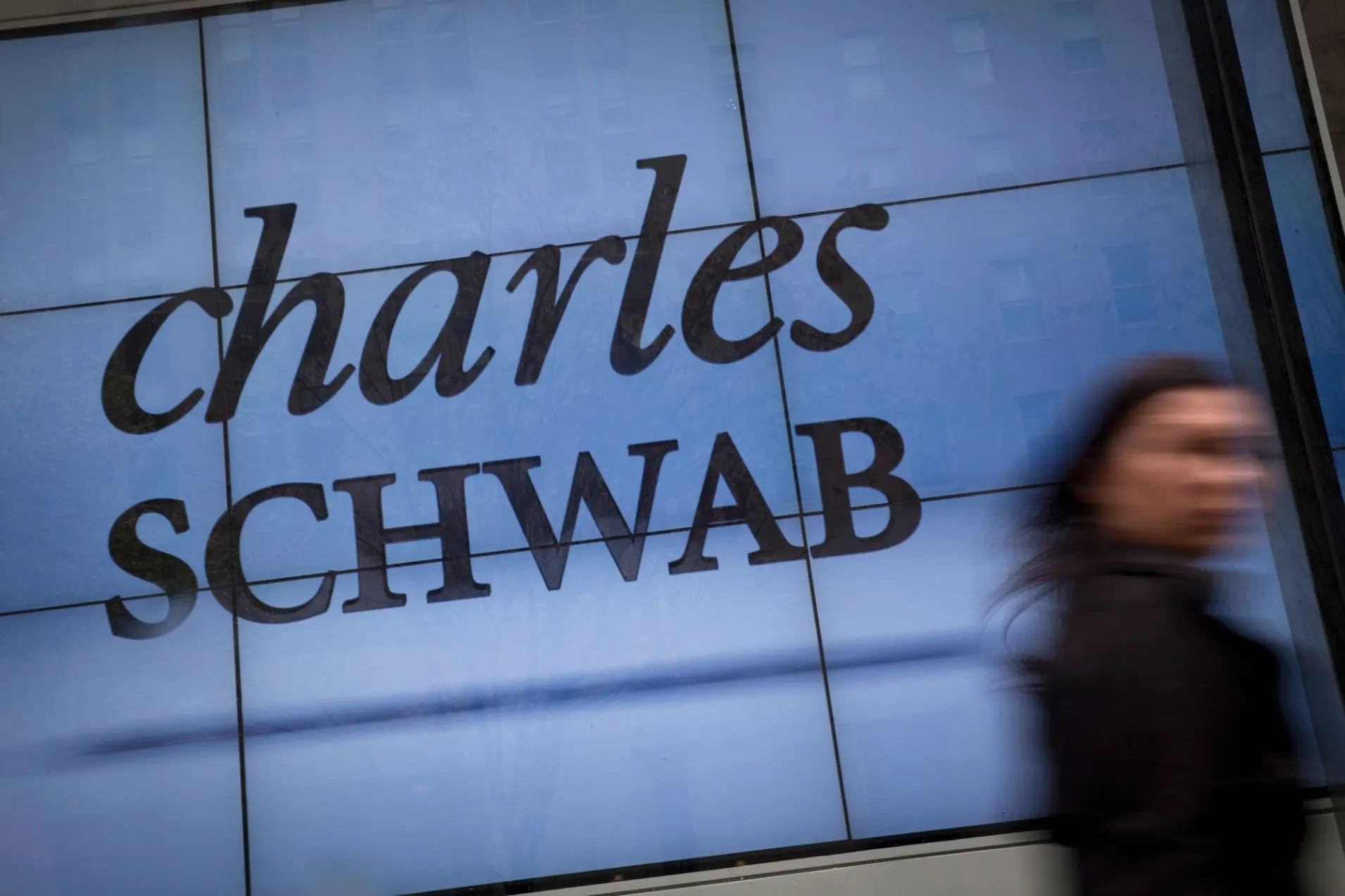 As Bulls Gain Momentum, Charles Schwab Gets an Upgrade From Wells Fargo