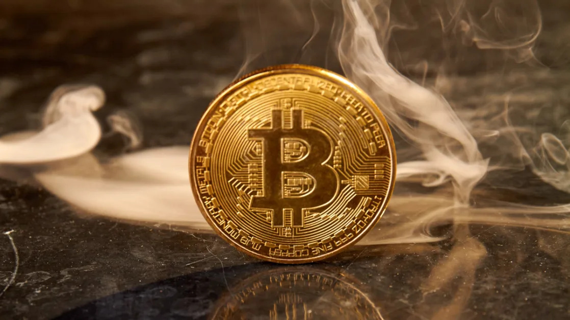 Bitcoin plunges amid Trump’s trade war fears — then stages a comeback