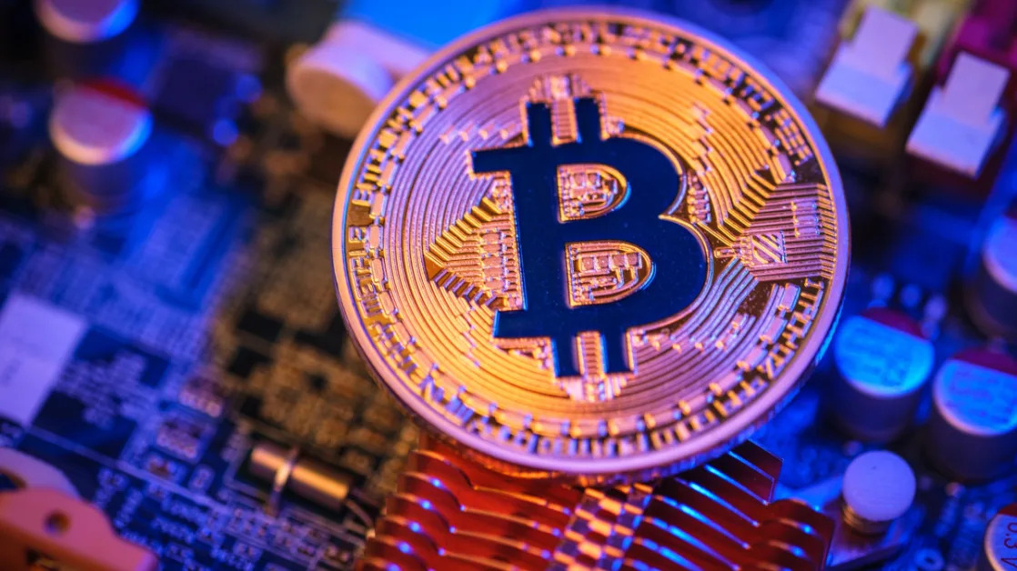 Bitcoin approaches $100,000 as Trump's pro-crypto policies take shape