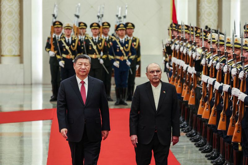 China, Pakistan pledge to boost cooperation on infrastructure, mining projects