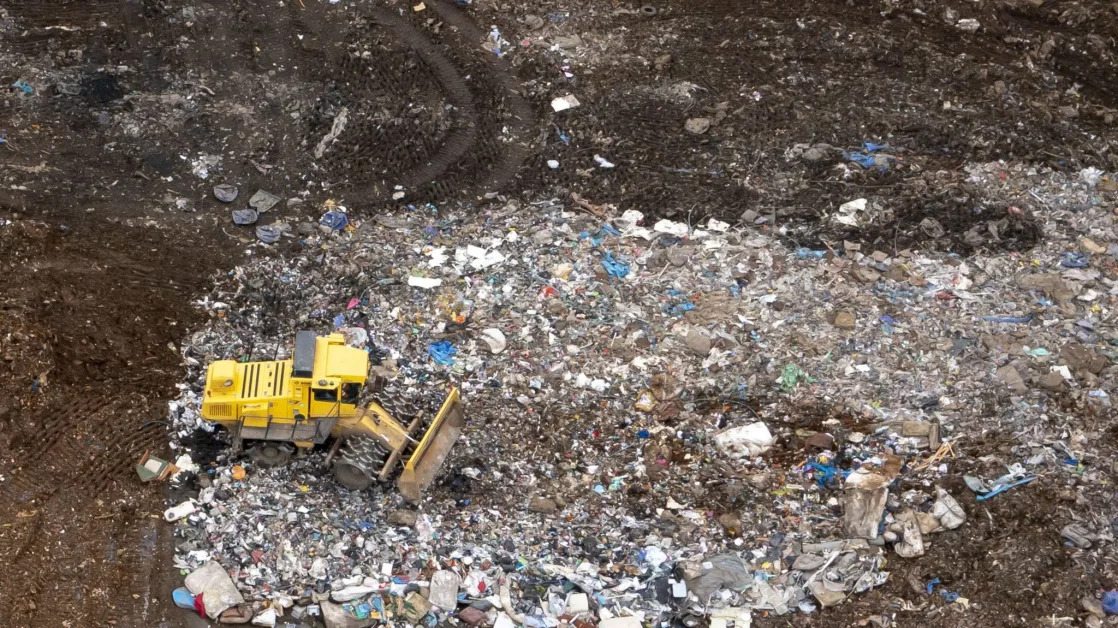Remember the guy who threw away over $750 million in Bitcoin? Now he wants to buy the dump where he thinks it’s buried