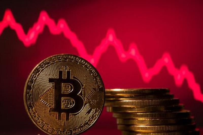 Bitcoin (BTC) Stuck, Shiba Inu (SHIB) Doesn't Want to See Death Pattern Forming, XRP Price Breakthrough Might Be Next