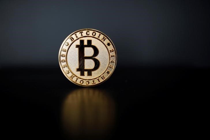 Ether ETFs attract modest inflow, Bitcoin ETFs face $61M outflow