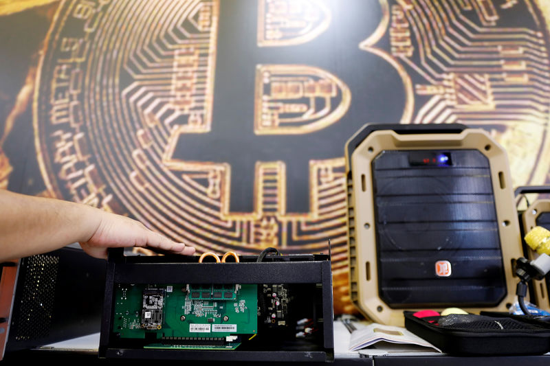 Peter Schiff Warns Michael Saylor About What Will ’Eat Bitcoin’