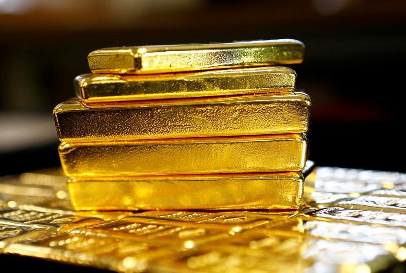 UBS expects gold rally to continue, hikes price forecast
