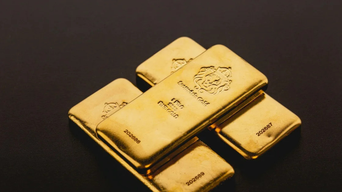 Gold Leads the Way, Bitcoin Follows; History Suggests a Familiar Pattern