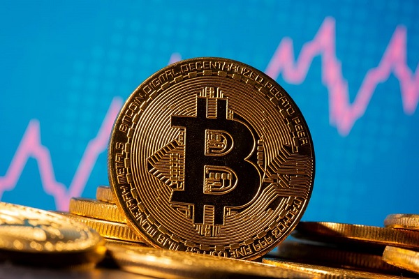 Bitcoin ETFs Record Nearly $1 Billion in Inflows: Details