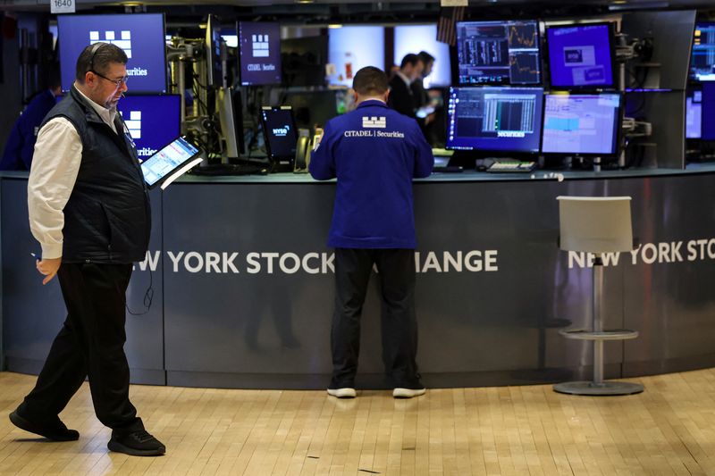 Wall St struggles for direction as Trump’s auto tariffs sap sentiment