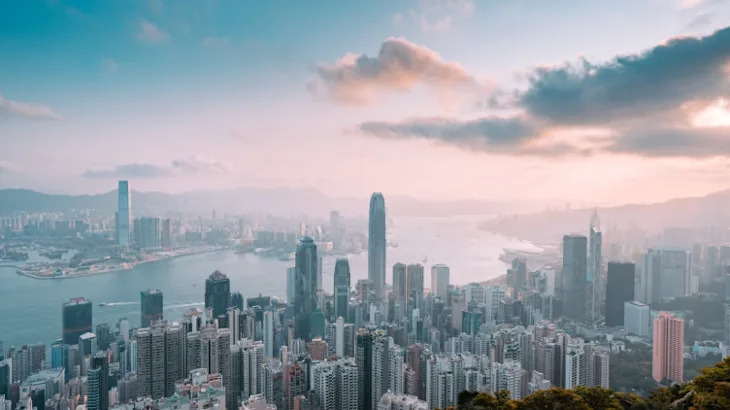 Hong Kong Expands Crypto Regulations To Include Staking for Licensed Platforms and ETFs Amid Rising Competition