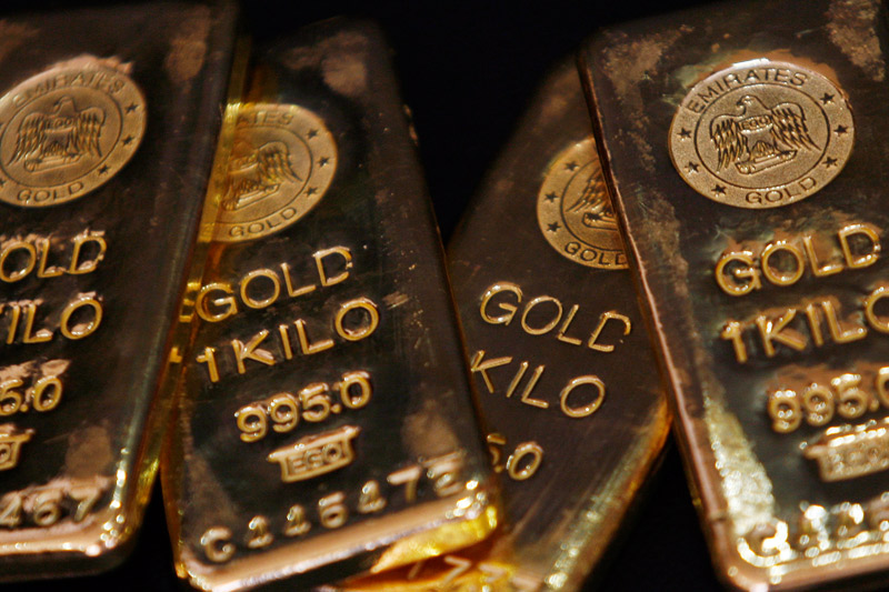 Gold prices hit 3-wk low as market turmoil forces investors to cash out