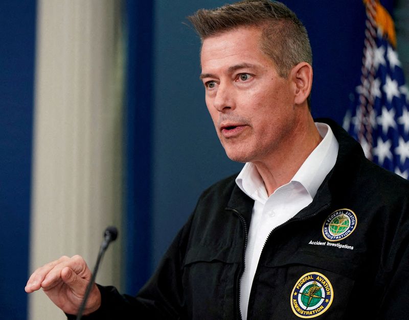 US transportation chief still in talks with White House on air traffic reform plan