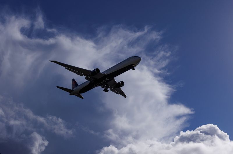 FAA says it’s investigating reported engine issue on Delta flight