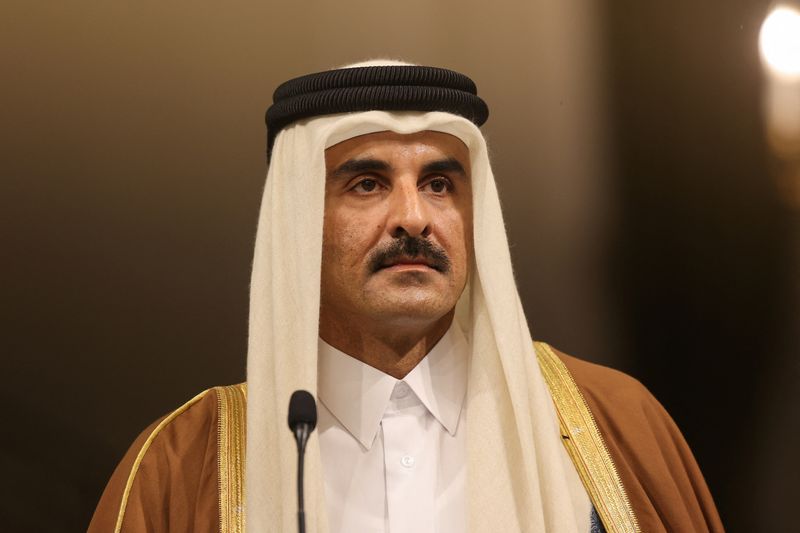 Qatari emir offers encouragement to Putin on prospects for Syria ties