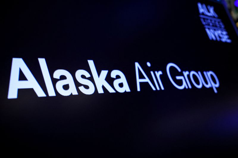 Alaska Air pulls its 2025 outlook, sees weaker profit in second quarter