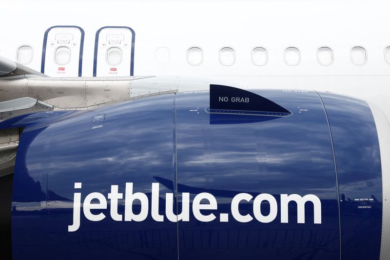 JetBlue joins US airlines in withdrawing forecasts over trade war