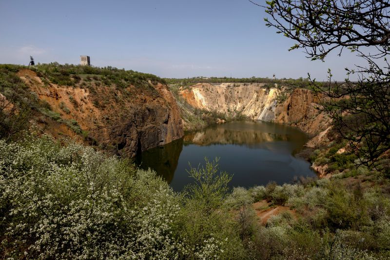 Ukraine’s mining heartlands tell Trump: Don’t take advantage of us