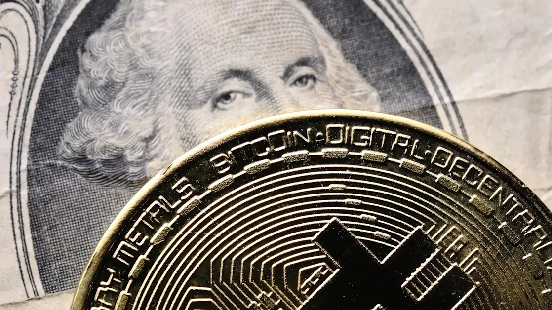 Relaxed regulatory oversight spurs bank-crypto activity