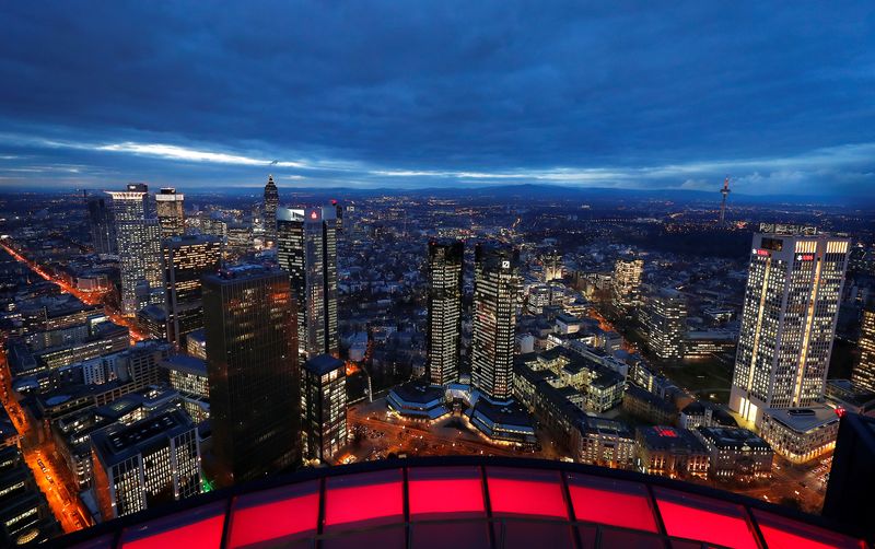 Investors snap up European equity funds, but flee from US funds for a third straight week