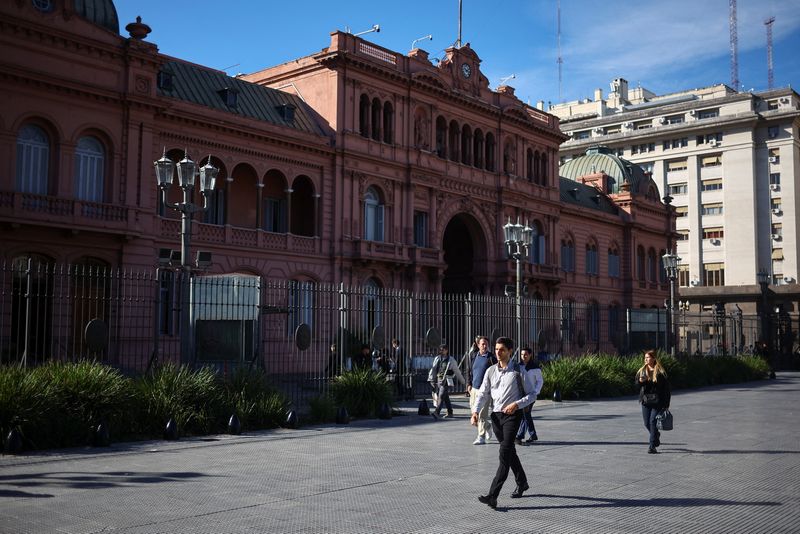 Fitch upgrades Argentina’s rating on IMF support, Forex reforms