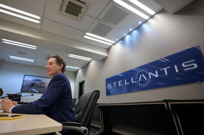 Stellantis chairman denies merger talks with Renault
