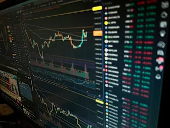 Bitcoin Regains $110K After Weekend Sell-Off; ADA, DOGE Lead Uptick in Crypto Majors