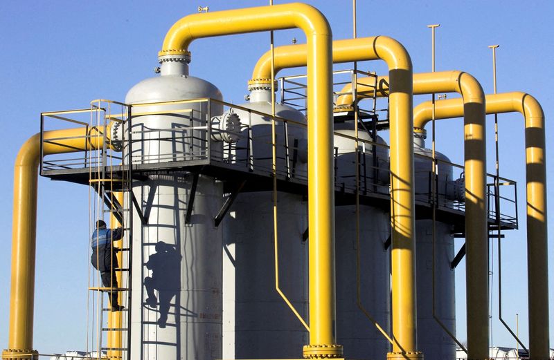 Russian LNG exports drop 3% in early 2025 amid U.S. sanctions